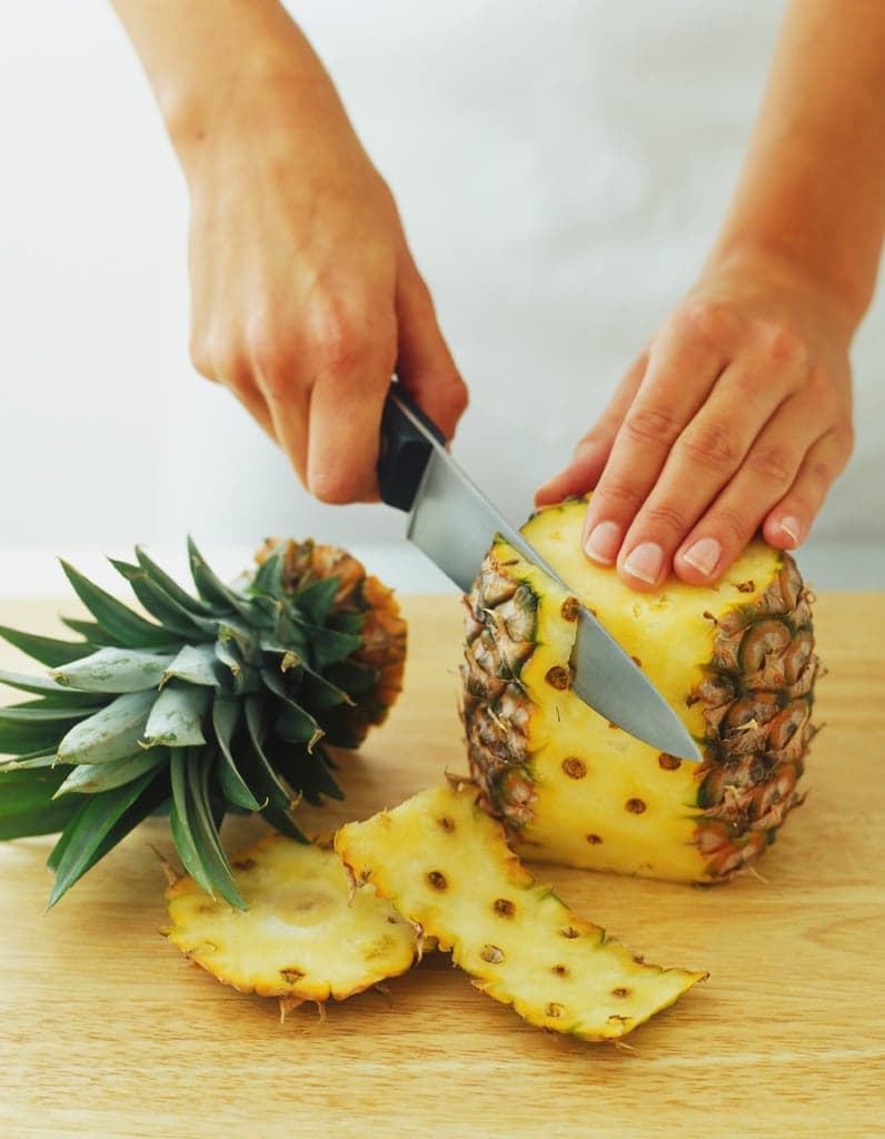 Comment bien éplucher un ananas.