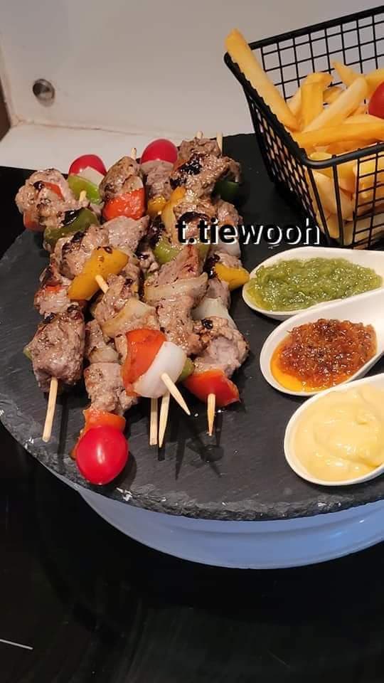 Des brochettes de boeuf à la poêle