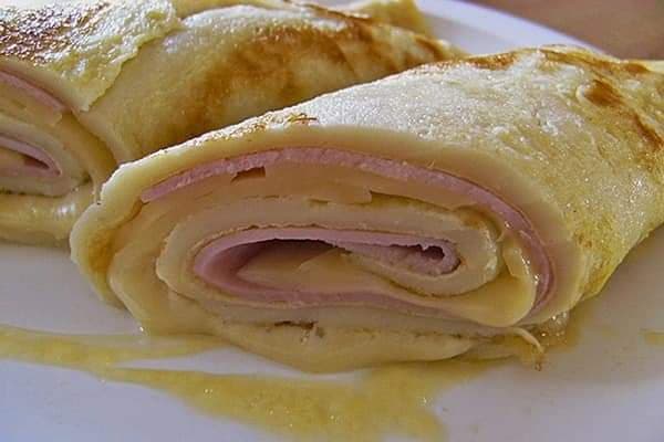 Des crêpes roulées aux jambons