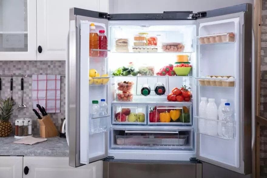 Comment enlever les mauvaises odeurs du frigo?