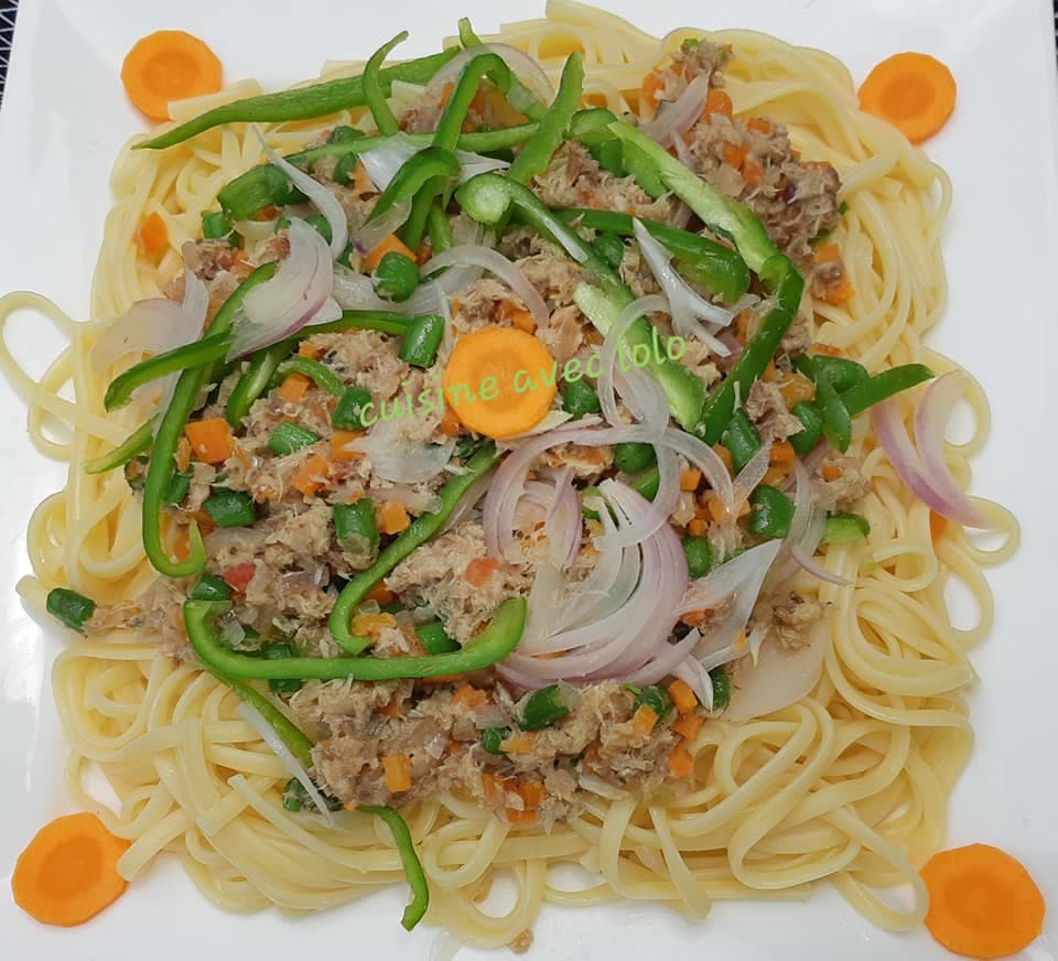 Poisson hachée sur son nid de spaghetti by lolo