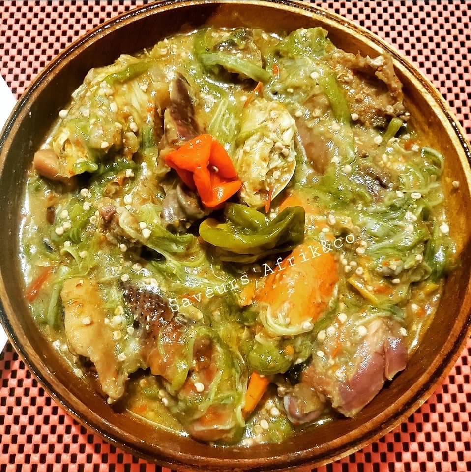 Sauce gombo villageoise avec sa pondeuse fumée ( Gbolou)