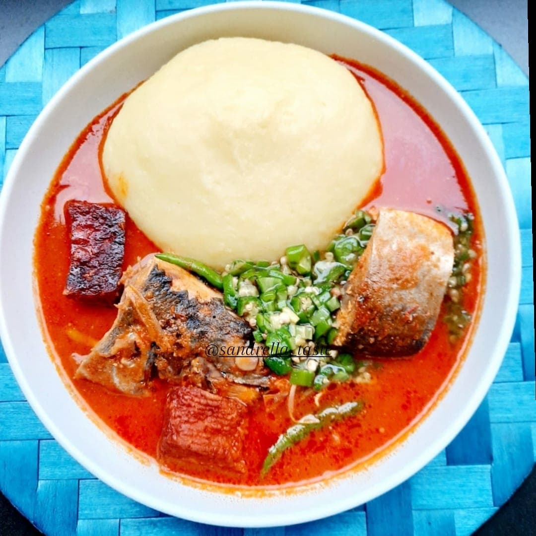 Foufou, sauce tomate , poisson frais , wagashi, gombo, bien épicé