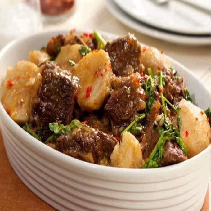 Ragout de pommes de terre au bœuf