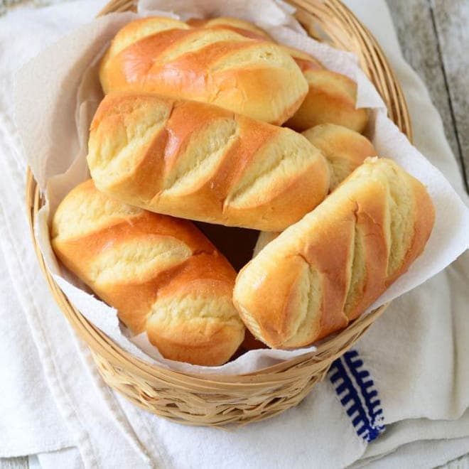 Petits pains au lait à la maison.