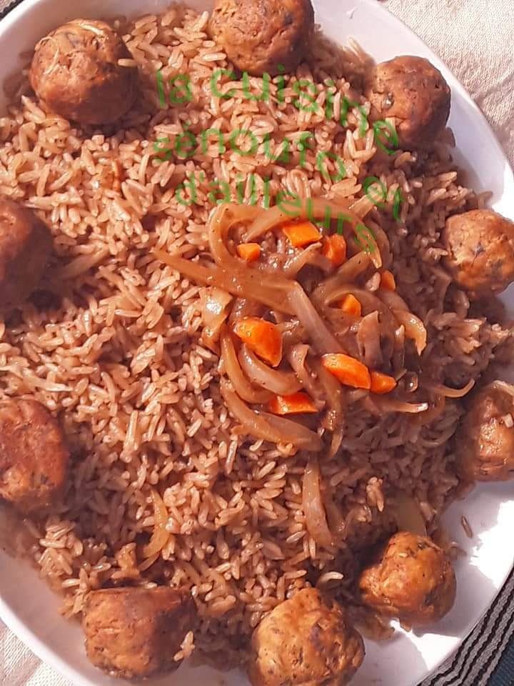 Riz gras aux boulettes de poisson