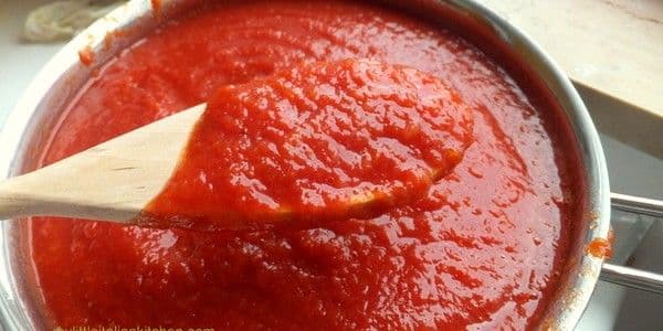 Comment faire de la sauce tomate à partir de tomates fraîches à la maison