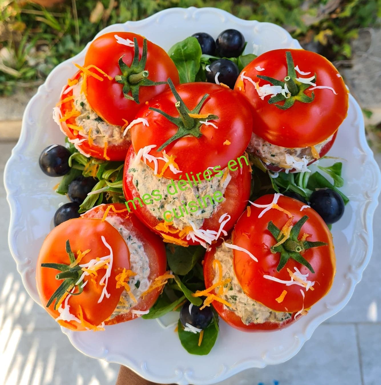 Salade de tomates farcies au thon et champignons de Paris