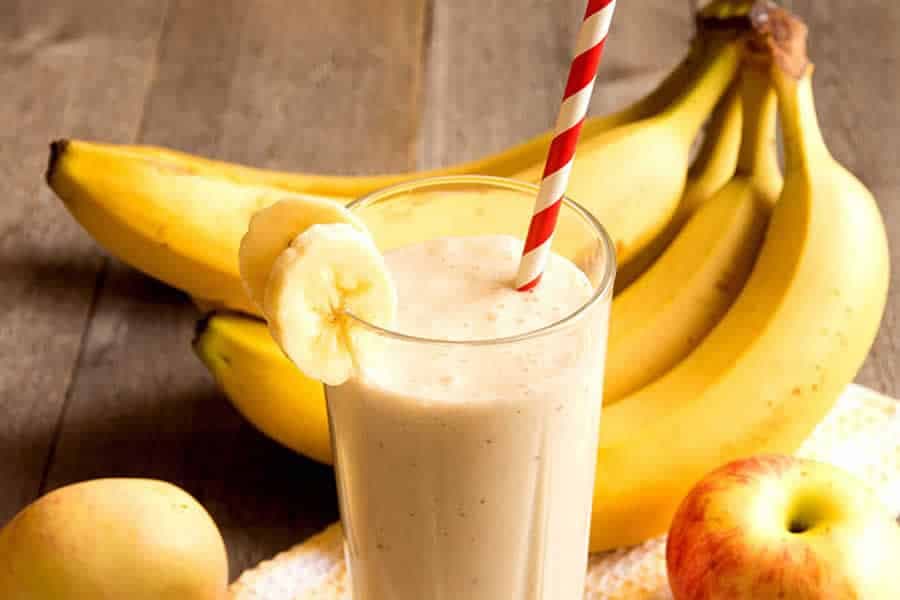 Milkshake pomme banane à la marocaine.