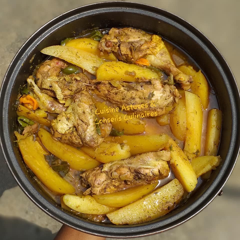 Ragoût de poulet et pommes de terre au curry