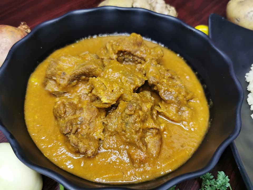 Soupe de mouton accompagné d’attiéké.