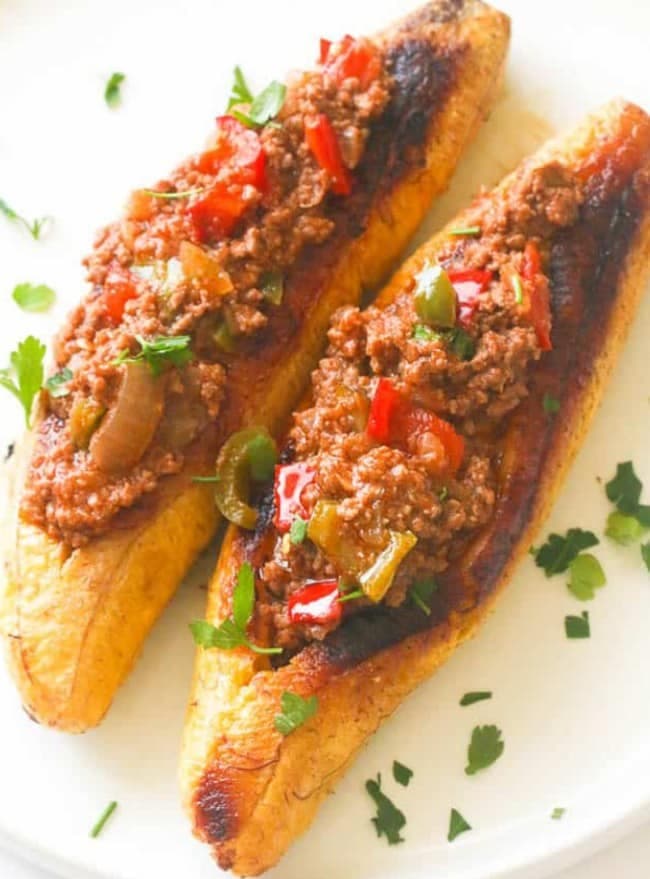 Des plantains farcis au four