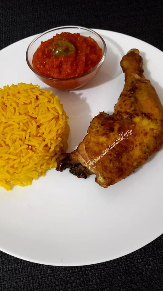 Poulet rôti riz au curry et sauce tomate passe partout.