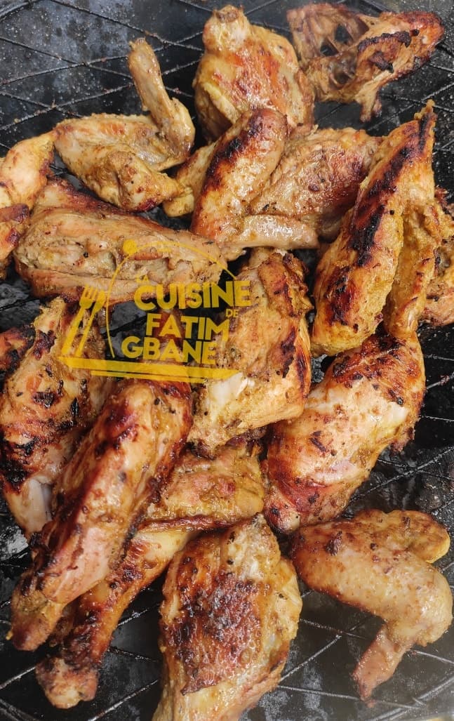 Du poulet braisé avec les marinades de ninie