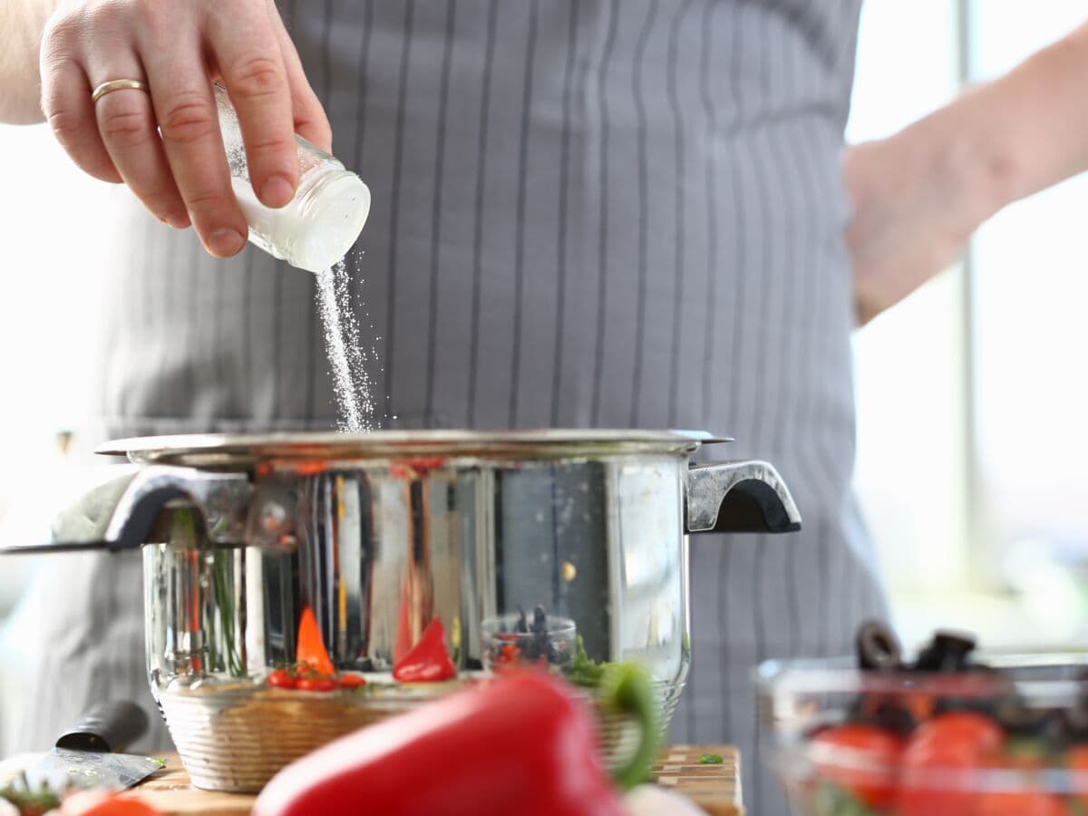 Comment enlever le gout trop salé d’un plat