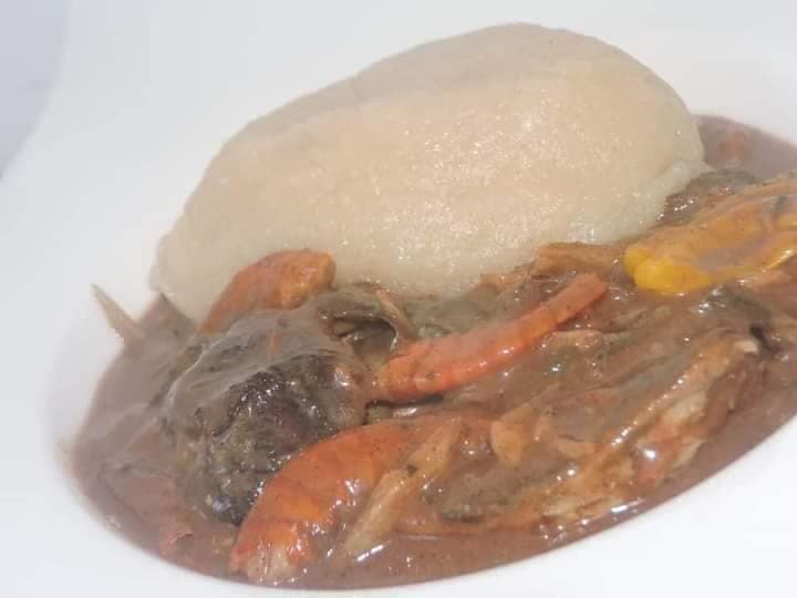 Mbol au couscous de manioc : recette camerounaise