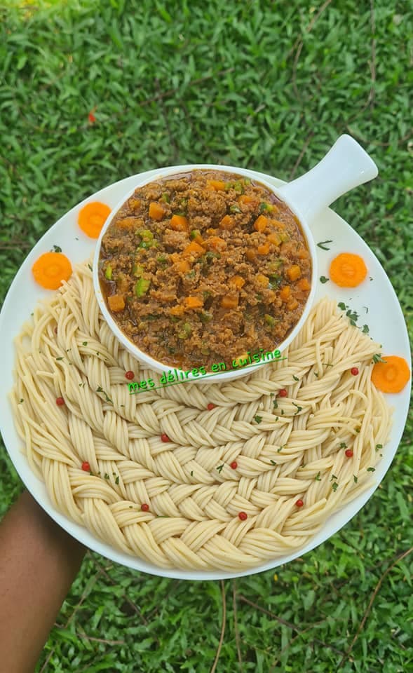 Sauce bolognaise et ses spaghetis coiffés