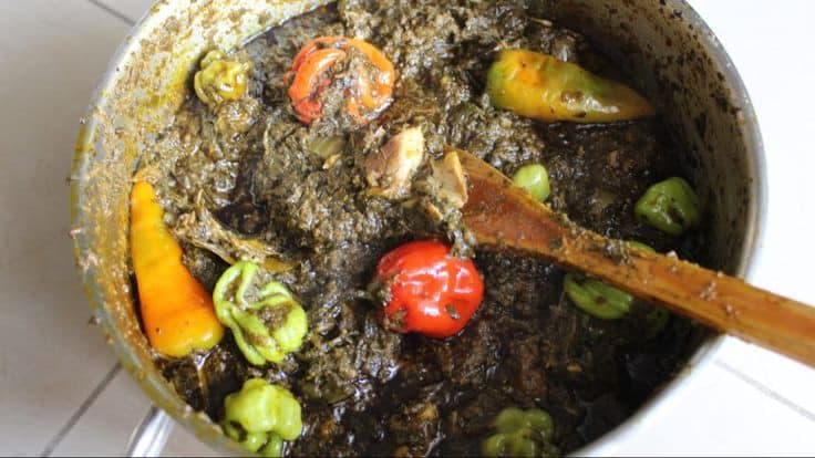 Saka-saka : recette traditionnelle aux feuilles de manioc