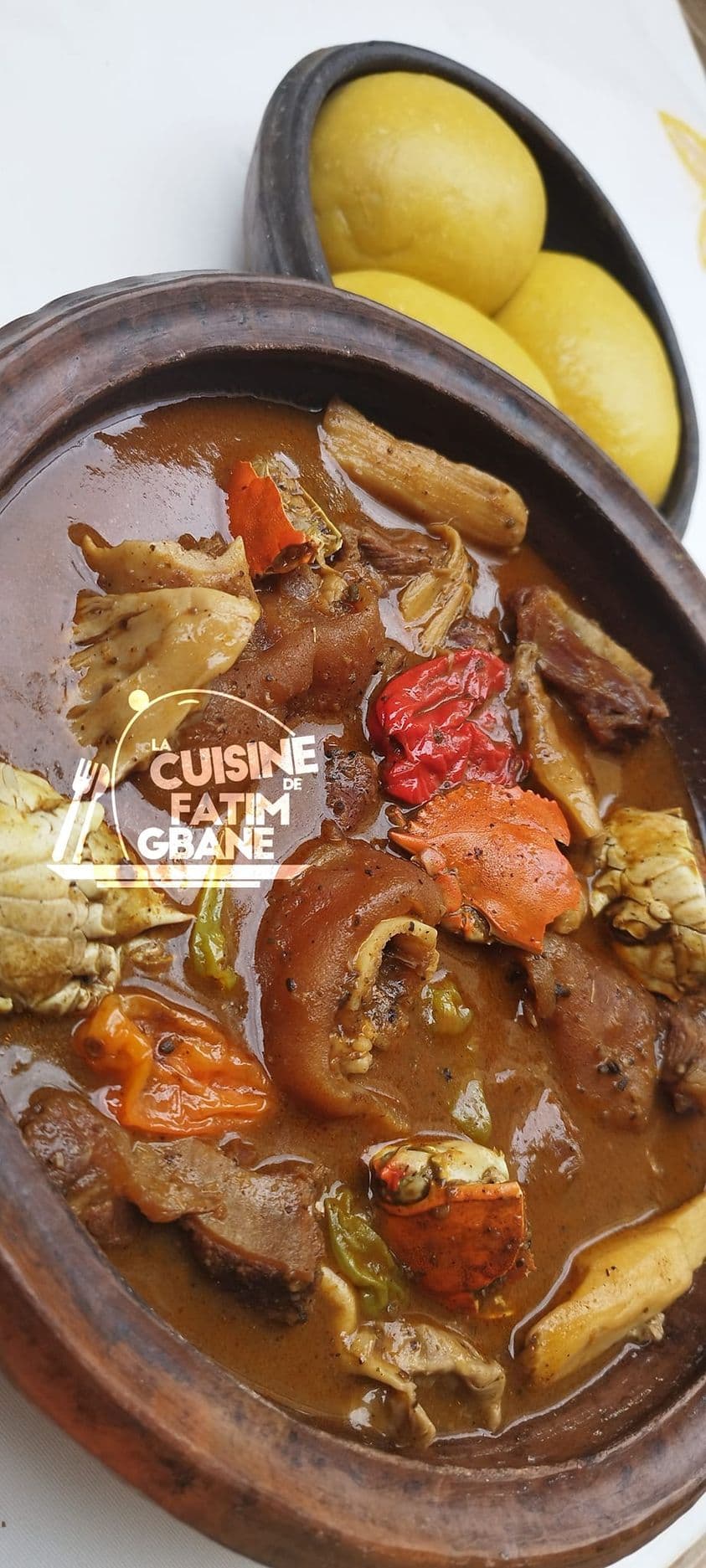 Foutou banane à la sauce djoumgblé (poudre de gombo sec)