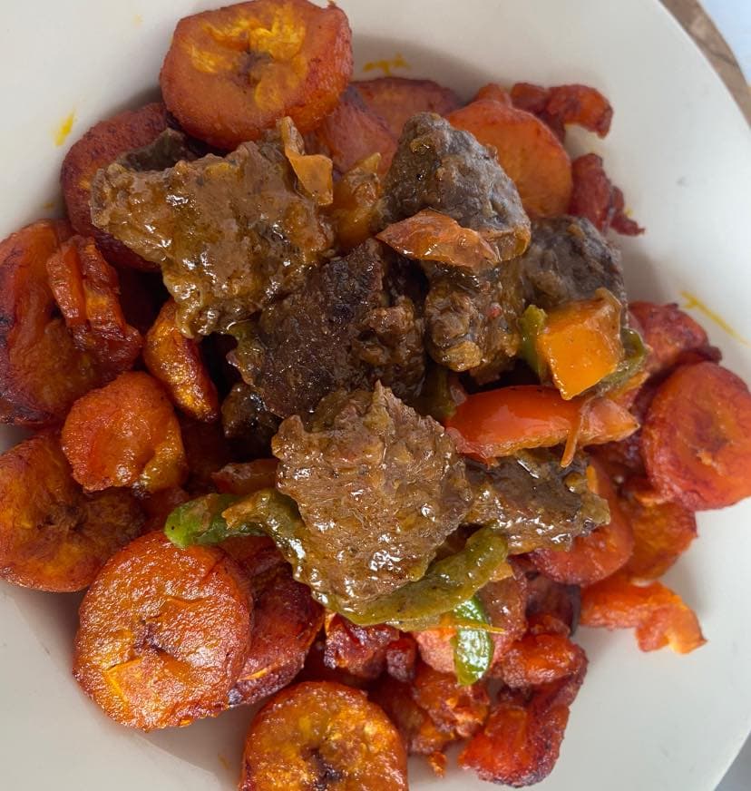 Banane plantain et viande de bœuf