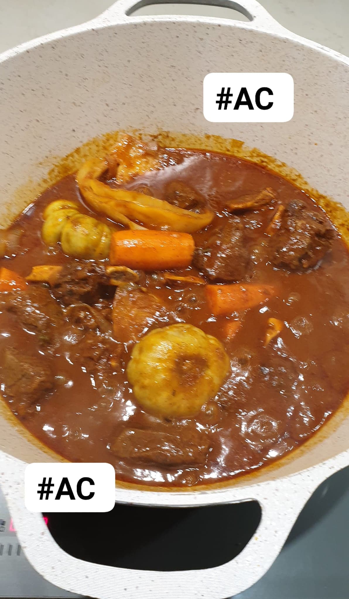 Fonio avec la sauce tomate