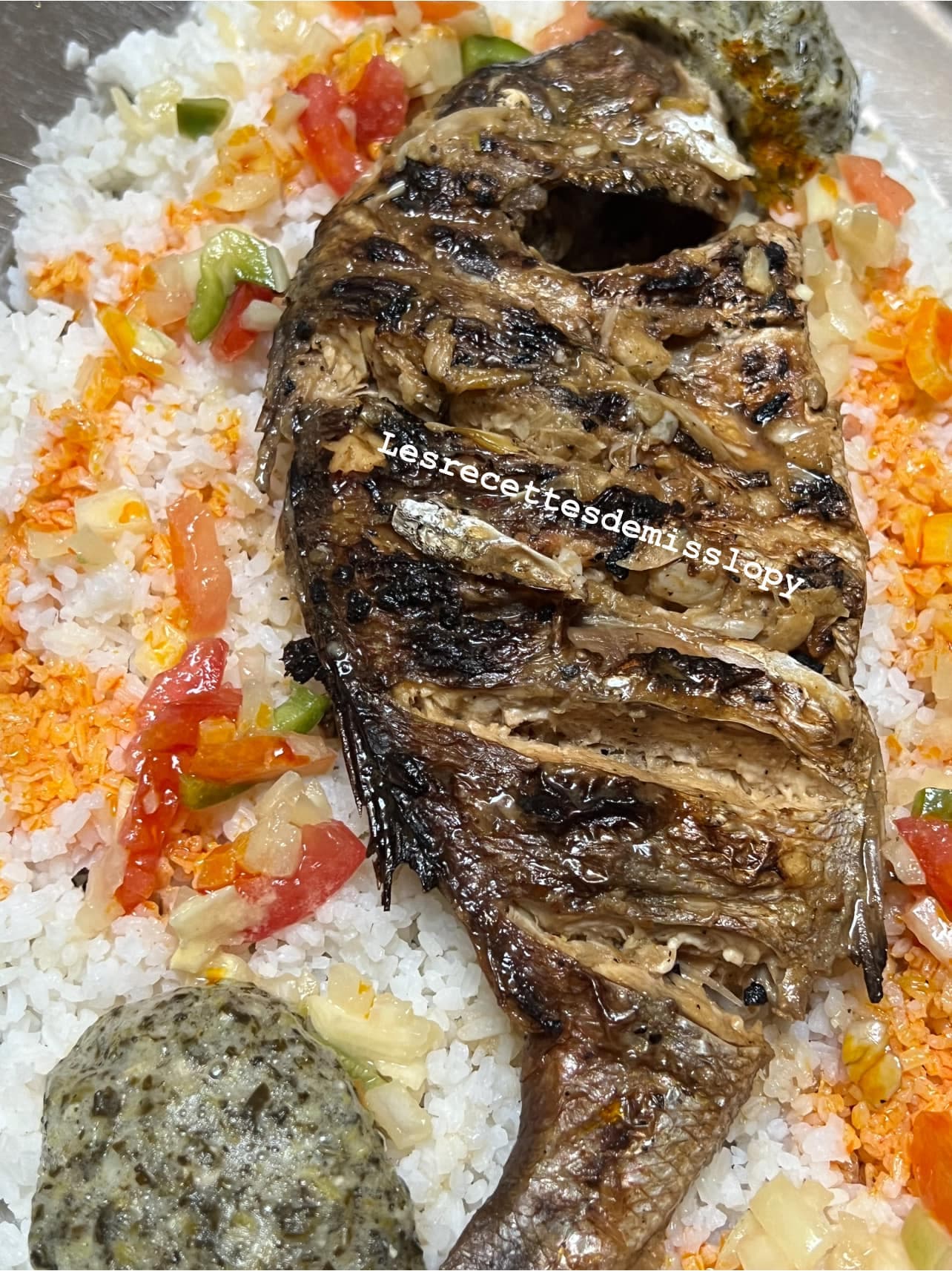 Poisson braisé au riz blanc