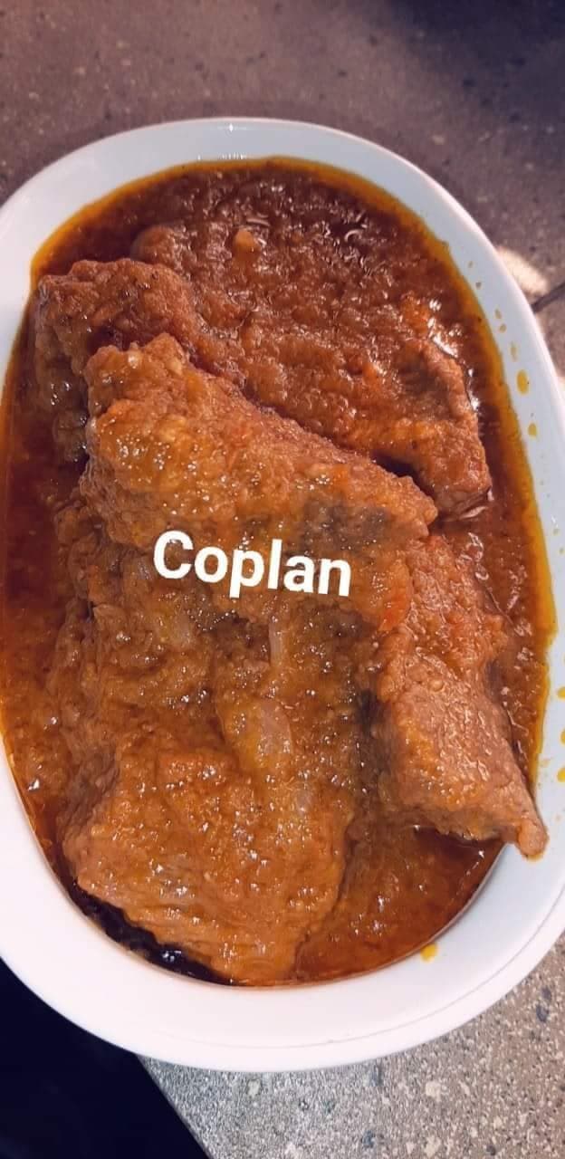 Bœuf à la sauce tomate