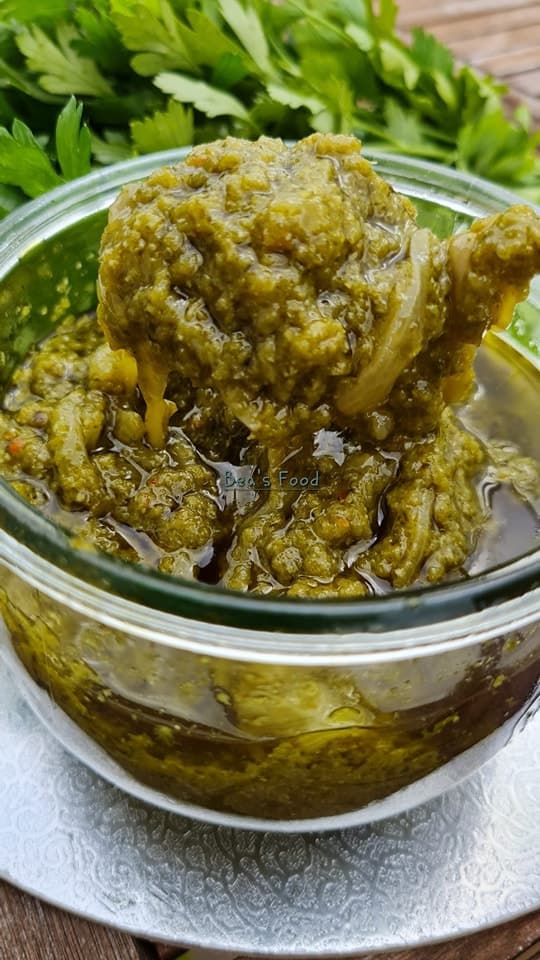 Sauce de piment vert de table , parfumée aux fines herbes😋