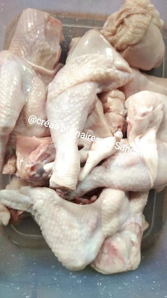 Poulet frit aux herbes : recette dorée et savoureuse