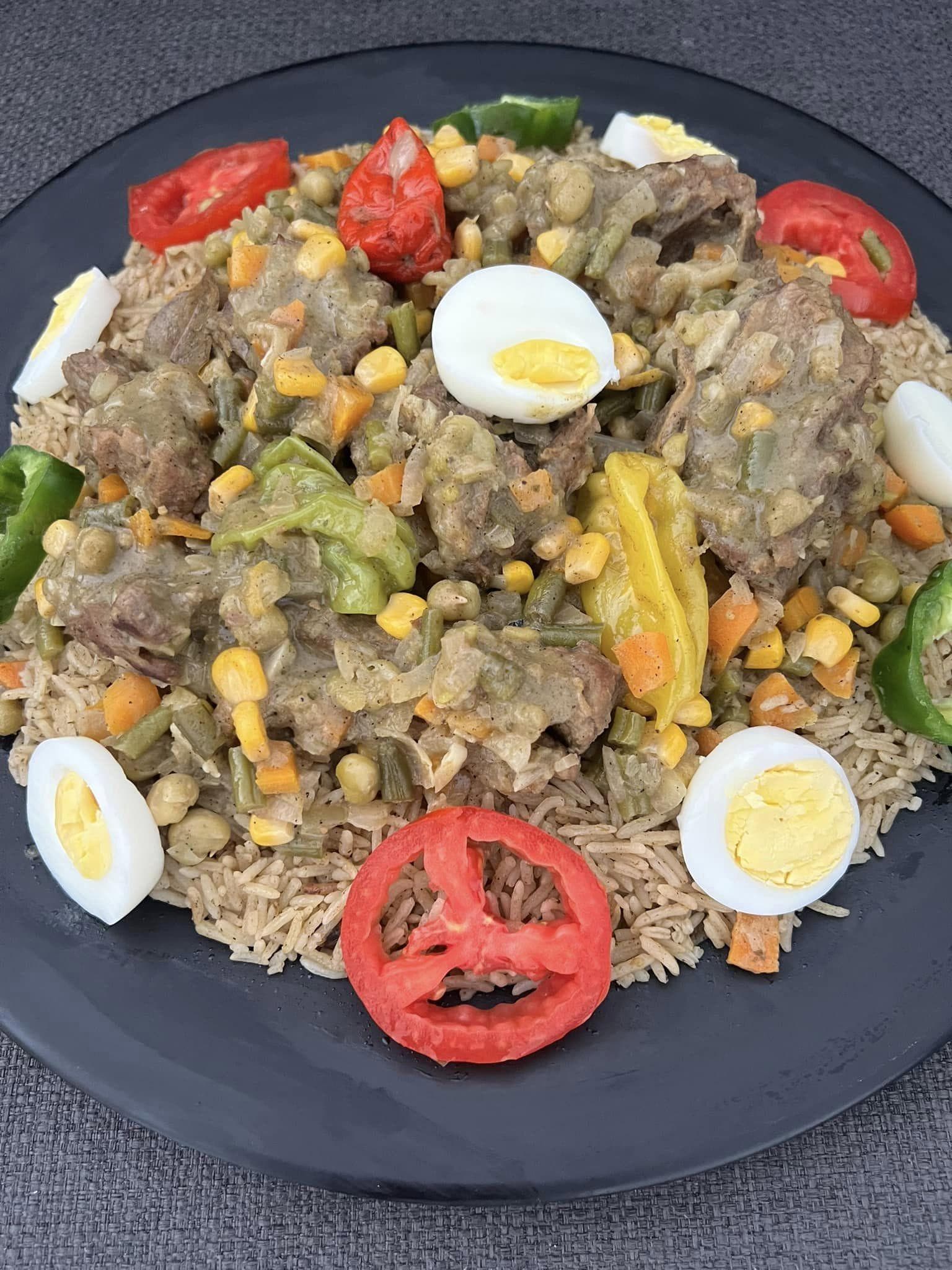 Tchep à la viande et sauce macédoine : recette sénégalaise