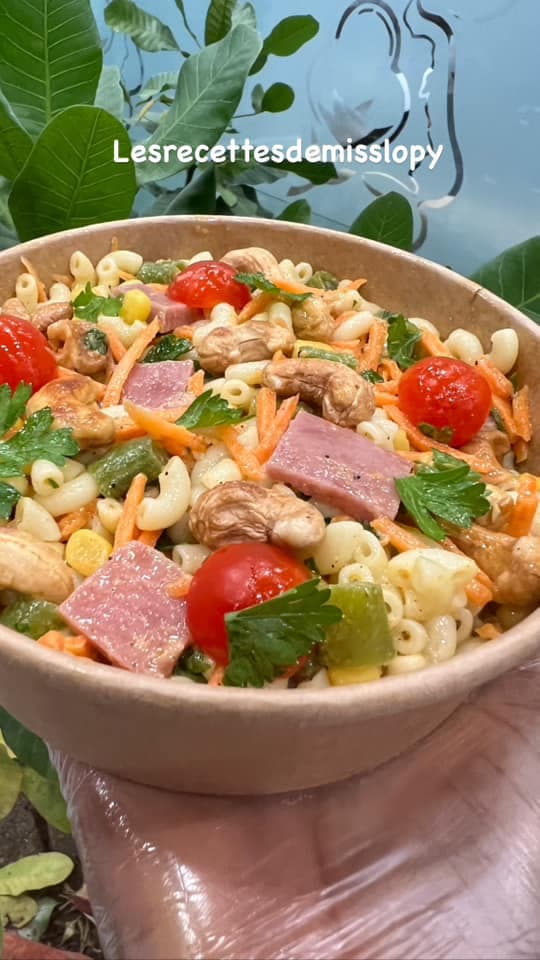 Salade de coquillettes aux noix de cajou : recette sucrée-salée