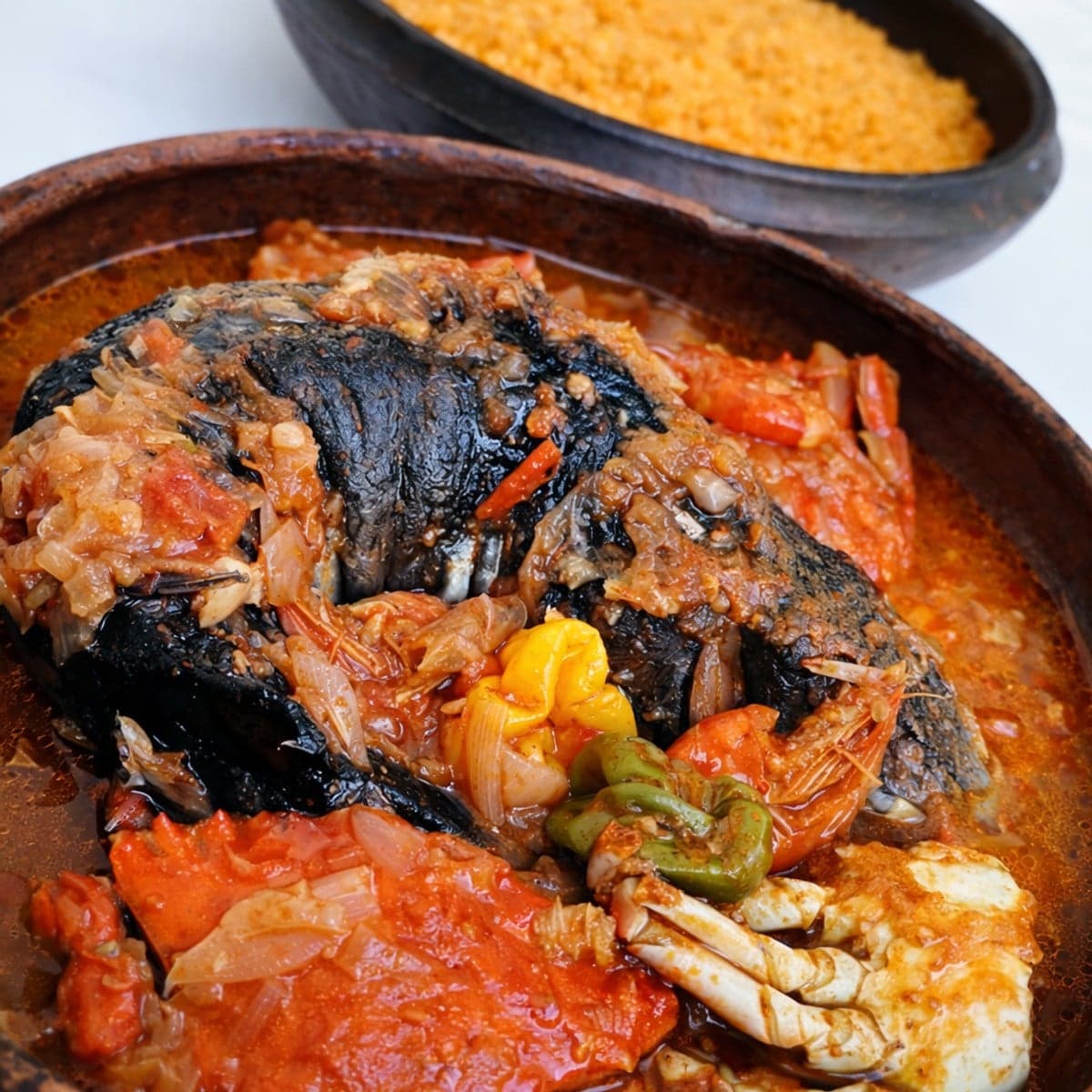 Attieke ministre (attieke-huile rouge) avec sa petite sauce claire