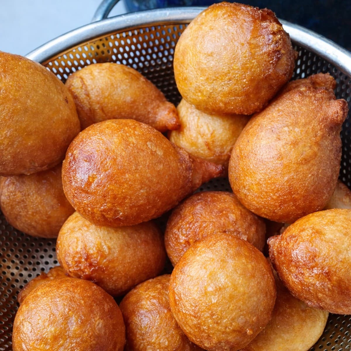 Beignets, gbofloto ou beaux flotant pour les choco «