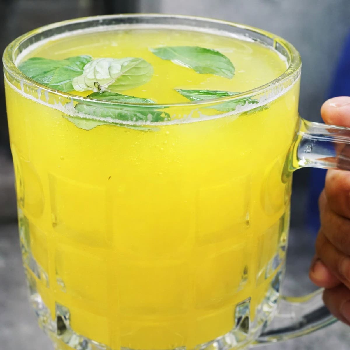 Jus d’ananas rafraîchissant maison