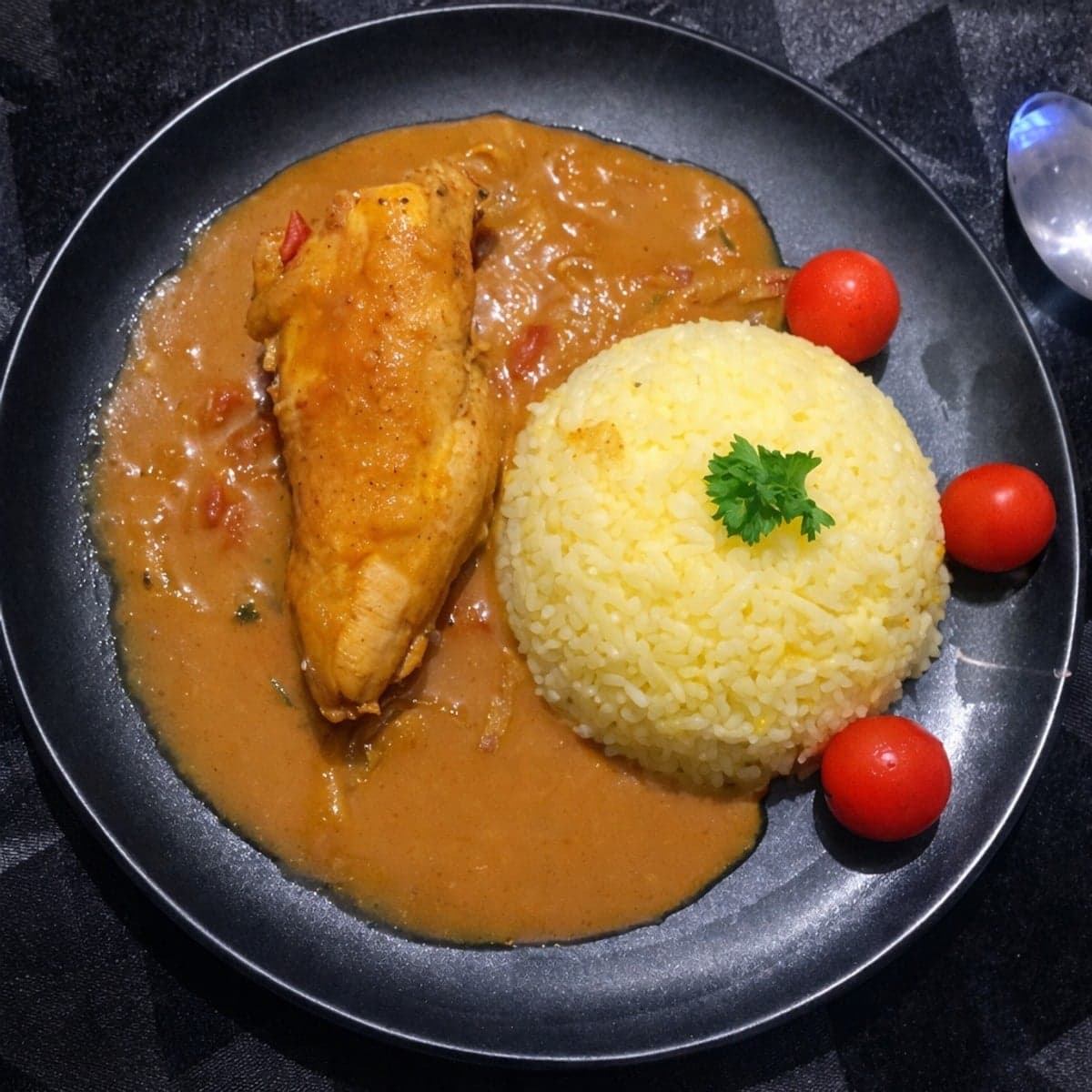 Poulet au curry et lait de coco