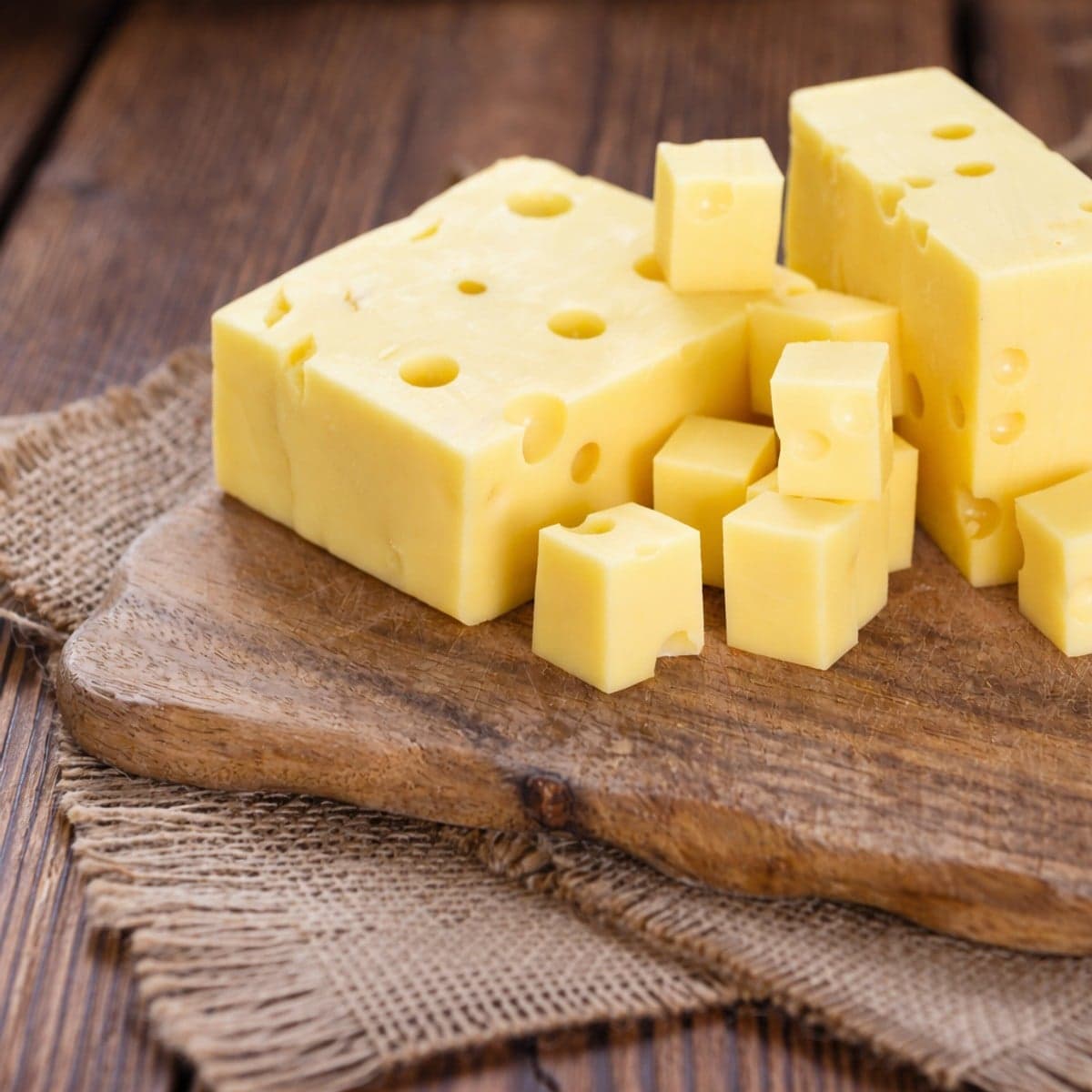 Quelle est la différence entre le gruyère et l’emmental ?