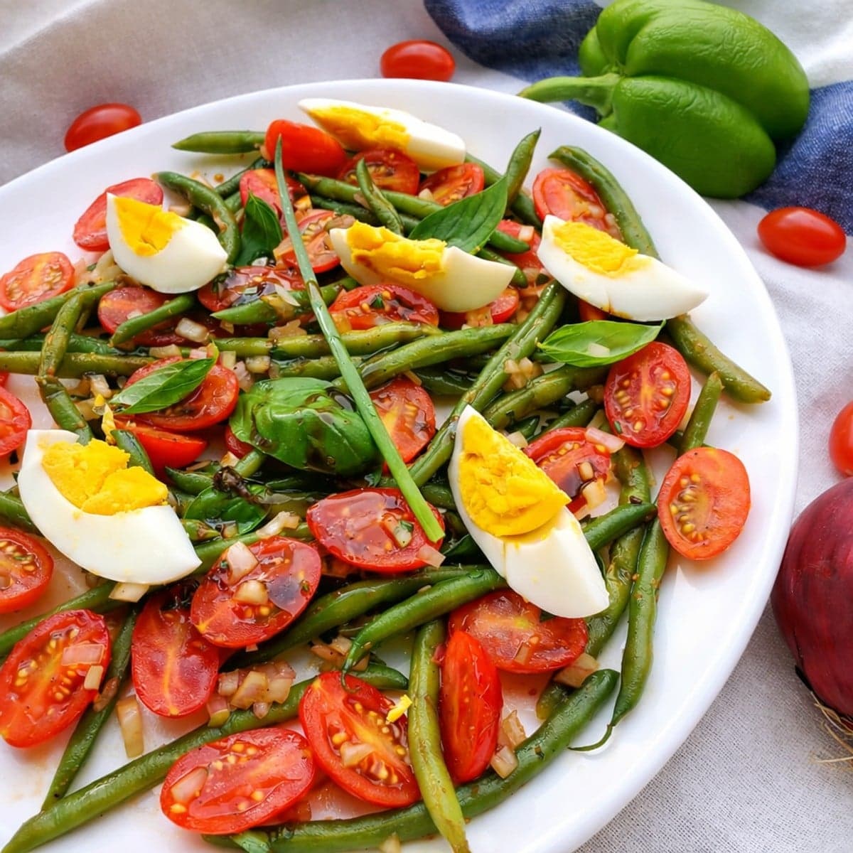 Salade d’haricots verts, tomates cerises et œufs durs