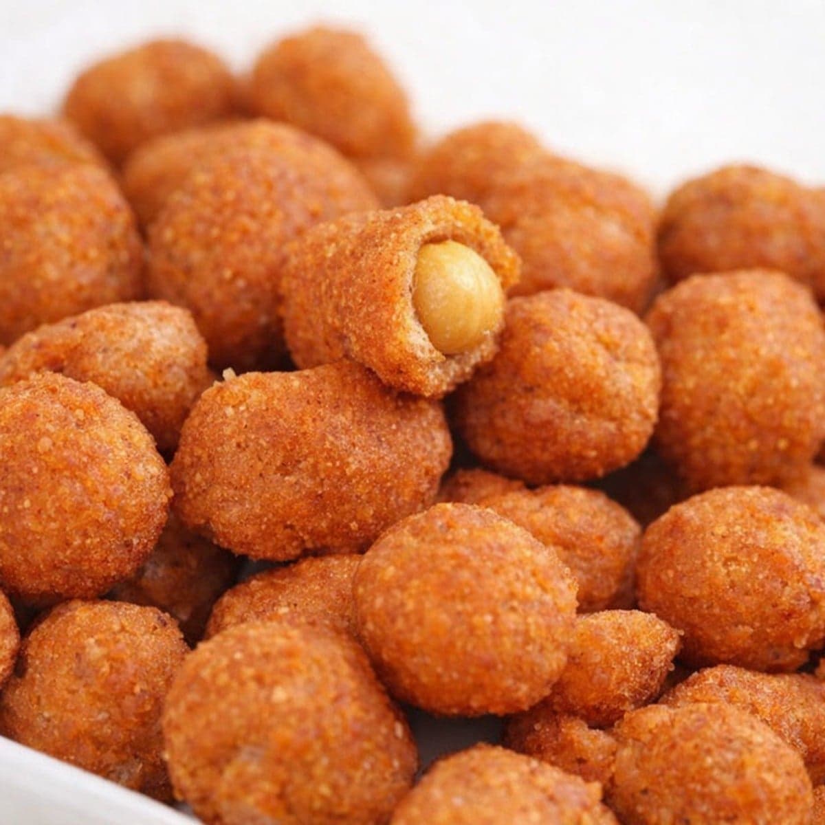 Arachides enrobées de farine