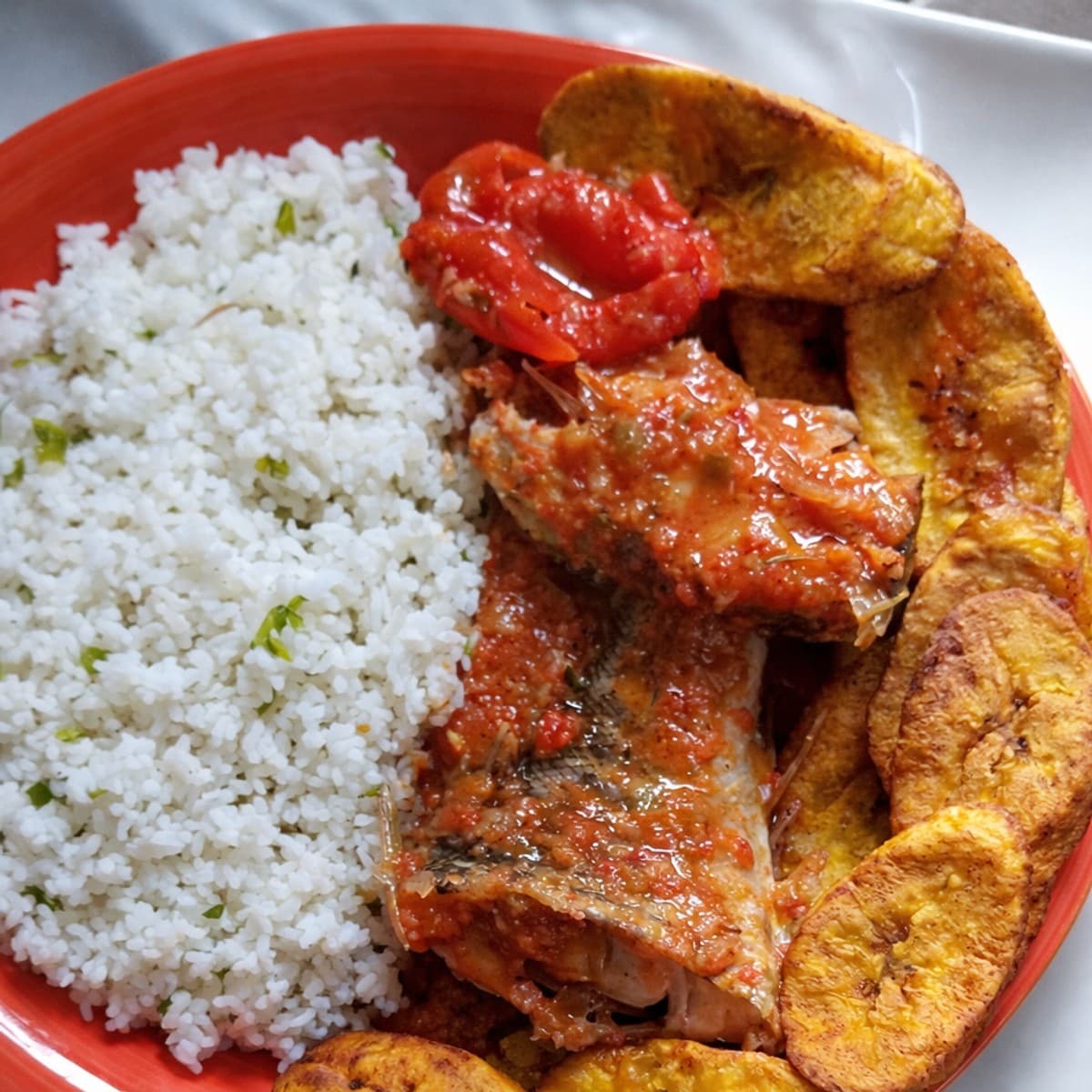 Bar français en sauce tomate : recette