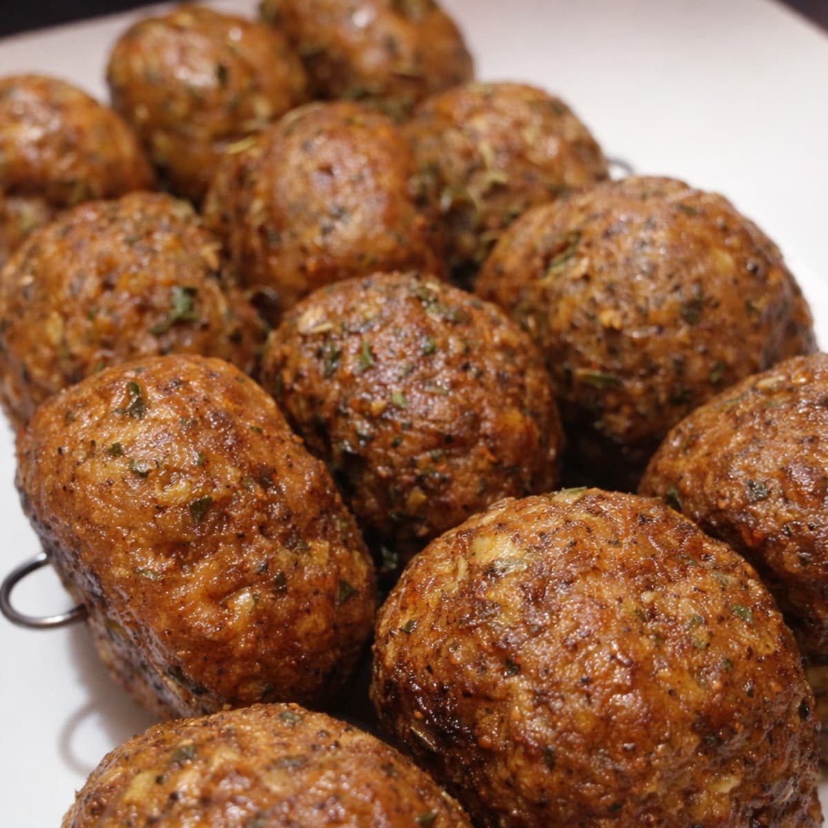 Boulettes de poulet aux fines herbes.
