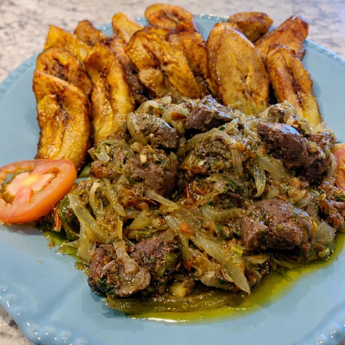 Des rognons de bœuf aux oignons