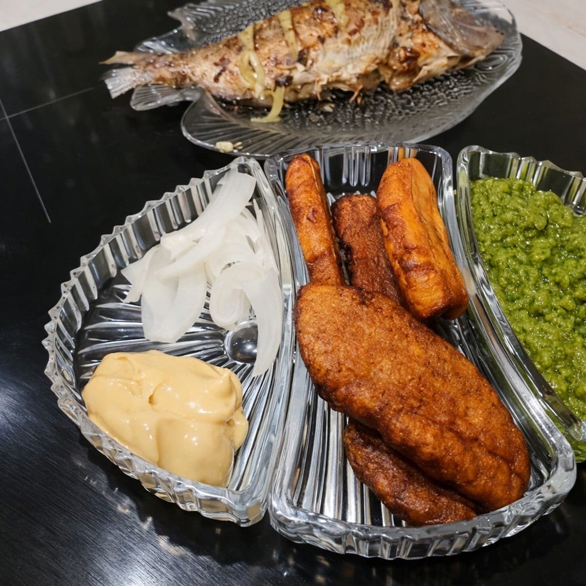 Du poisson à là poêle et plantain tapé