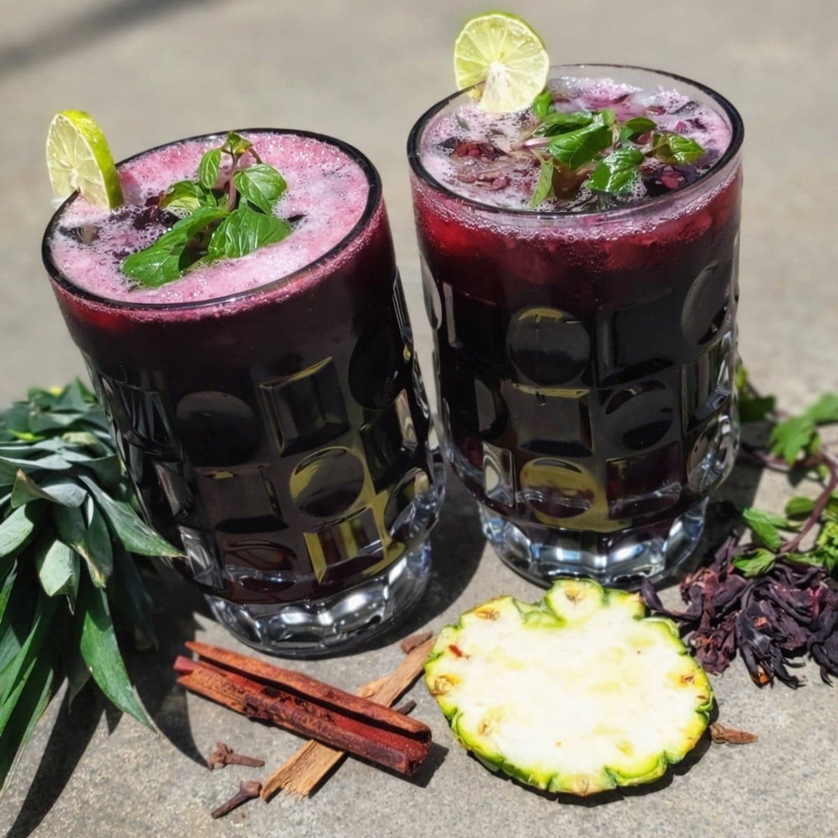 Jus D hibiscus ou bissap à la canelle