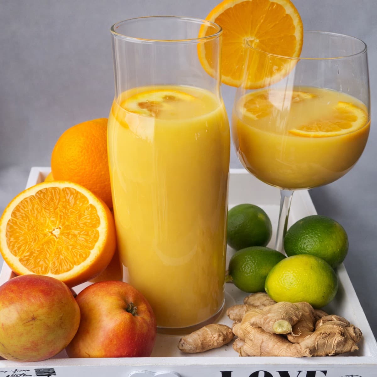 Jus de gingembre à la pomme ,orange et citron.