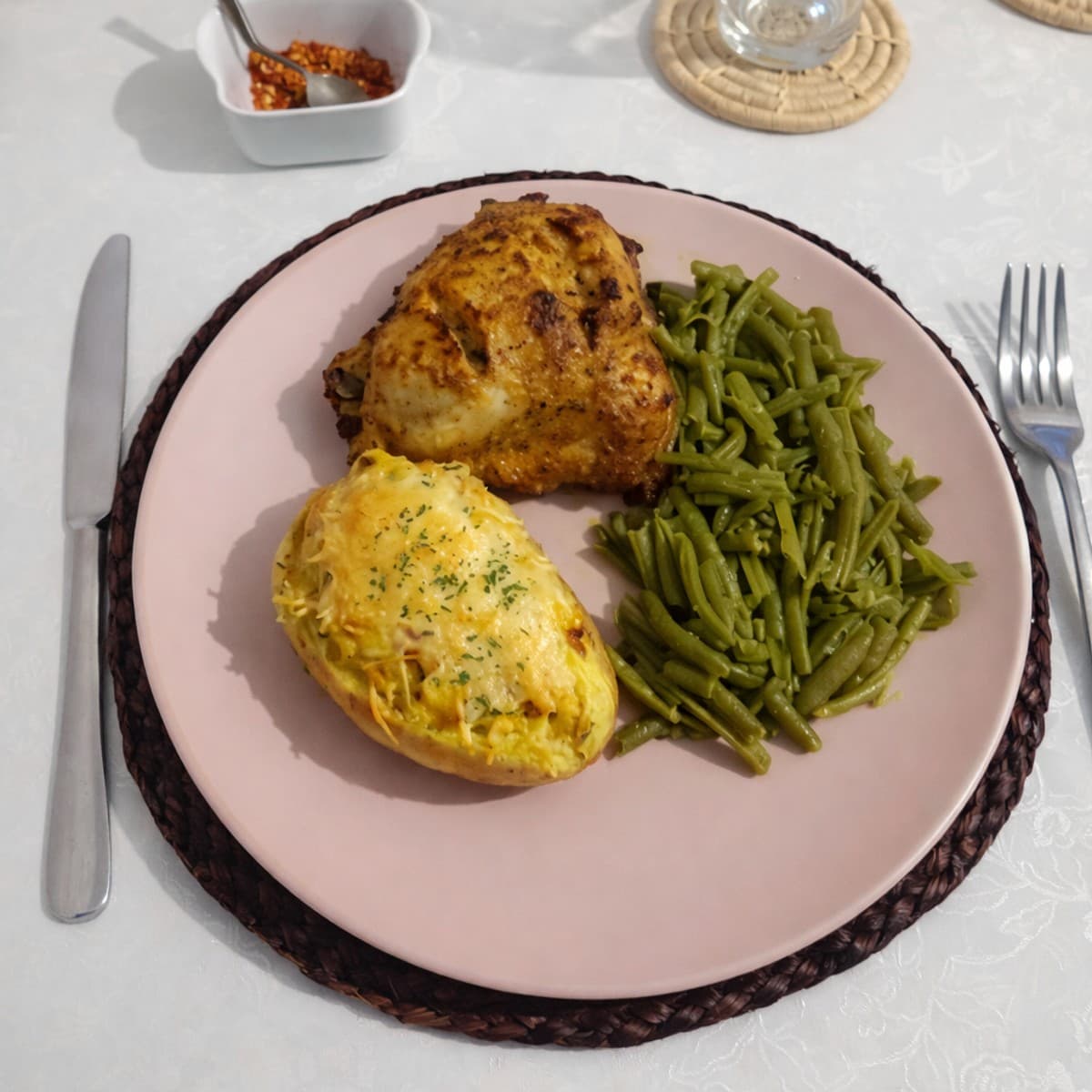 Pomme de terre farcie et poulet au four
