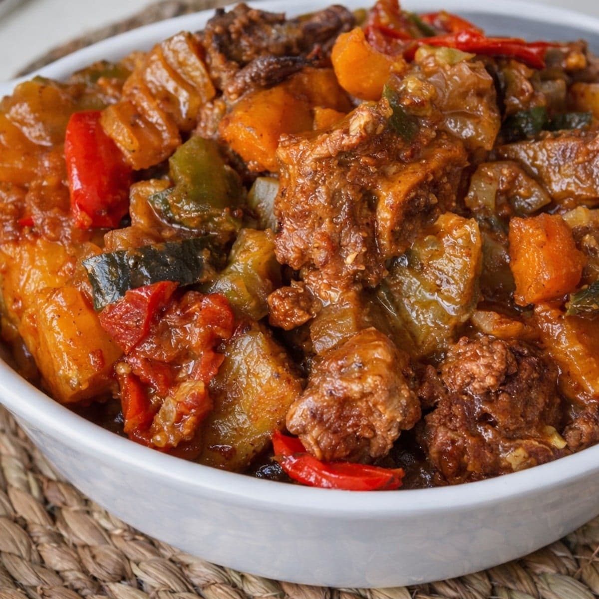 Ragoût de pommes de terre à la viande de mouton au four