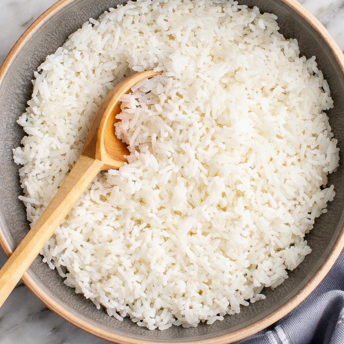 Astuce pour éviter que votre riz ne colle dans la marmite.