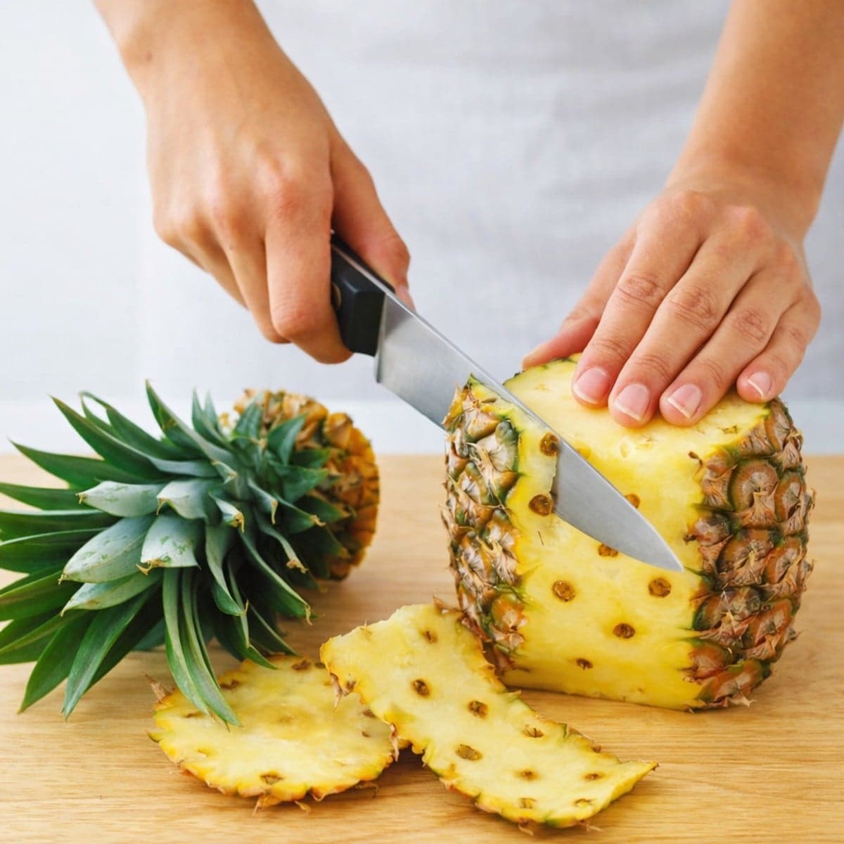 Comment bien éplucher un ananas.