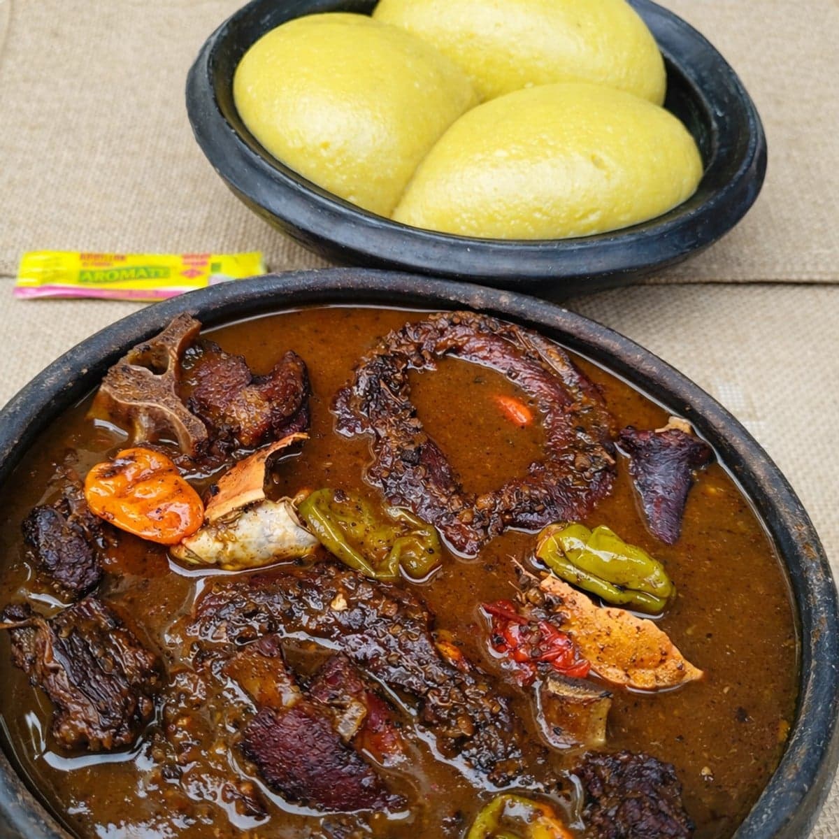 Foutou banane à la sauce djoumgblé : recette