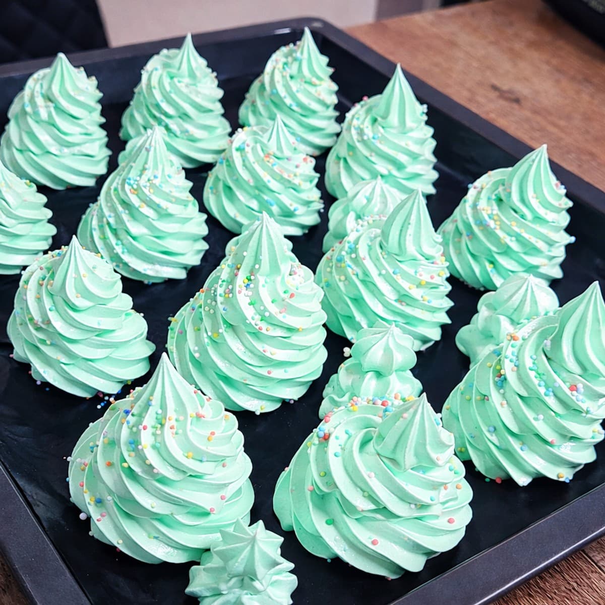 Grosses meringues suisses sapins
